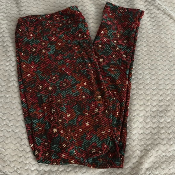 LuLaRoe Pants - 🚨LuLaRoe Leggings Tall and Curvy🚨